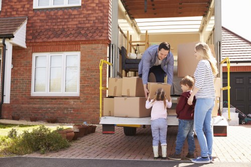 Residential and office moving support in Barnes