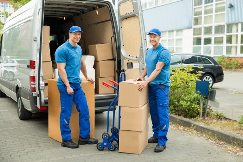 Residential moving support on a Barnes street