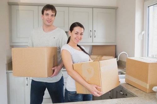 Residential packing support for a Barnes house relocation